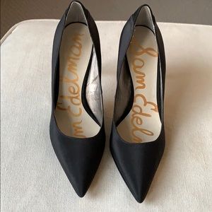 Sam Edelman excellent condition black pump…